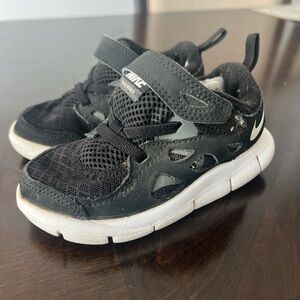 Nike toddler Free Run 2
